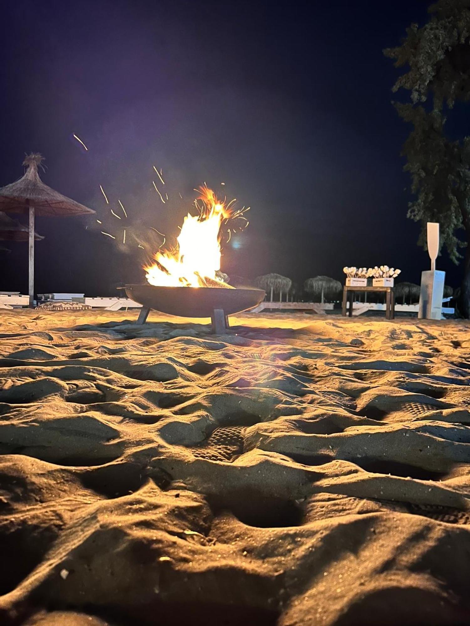 Hotel Manor Năvodari Esterno foto
