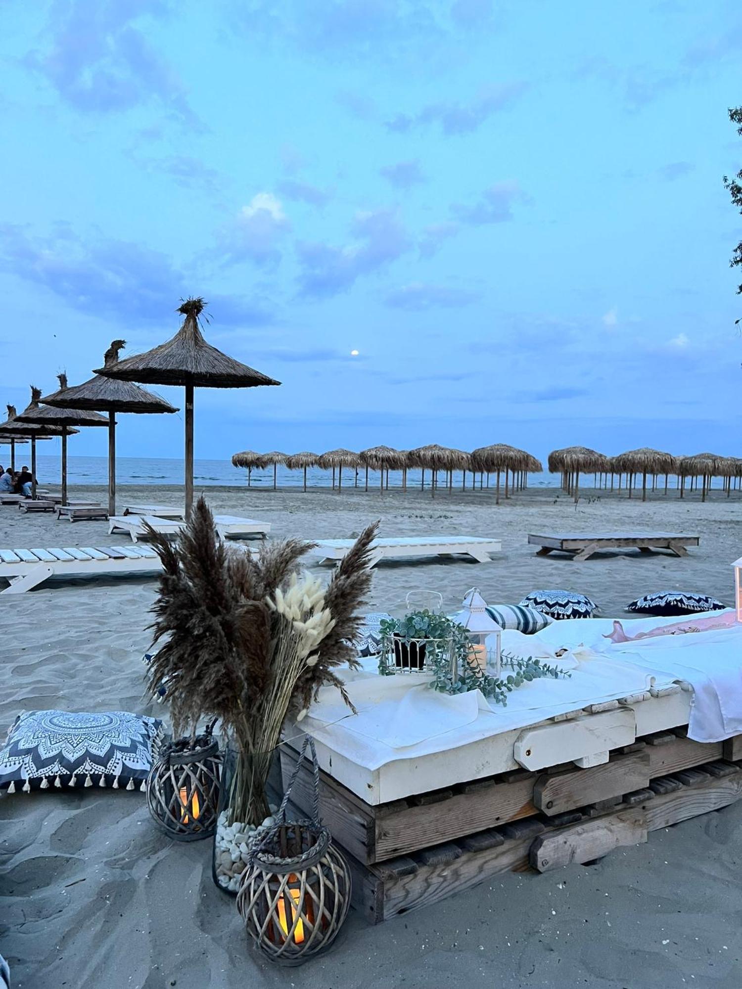 Hotel Manor Năvodari Esterno foto